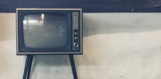 Dlaczego nie oglądać telewizji przed snem?